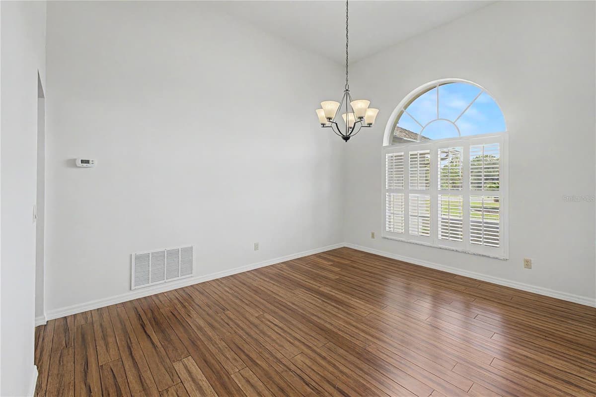 1154 TRIPLE CROWN LOOP — photo 10 of 82
