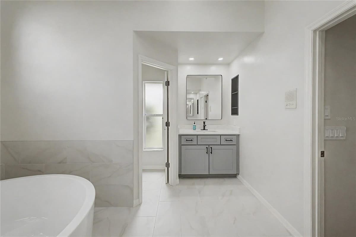 1154 TRIPLE CROWN LOOP — photo 33 of 82