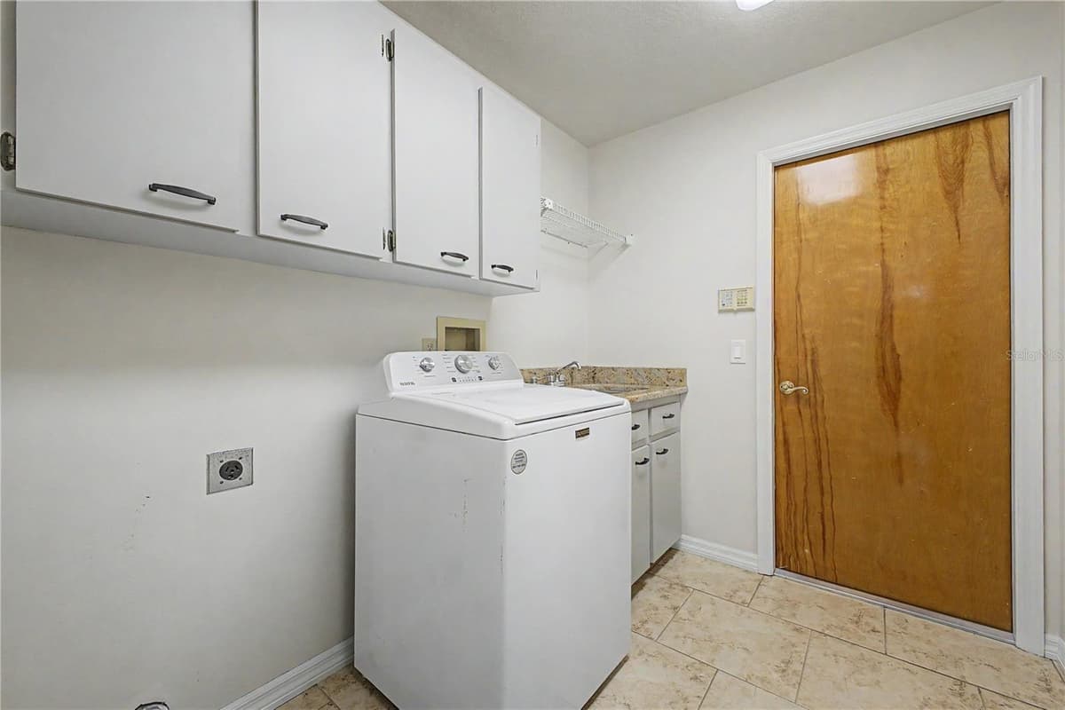 1154 TRIPLE CROWN LOOP — photo 47 of 82
