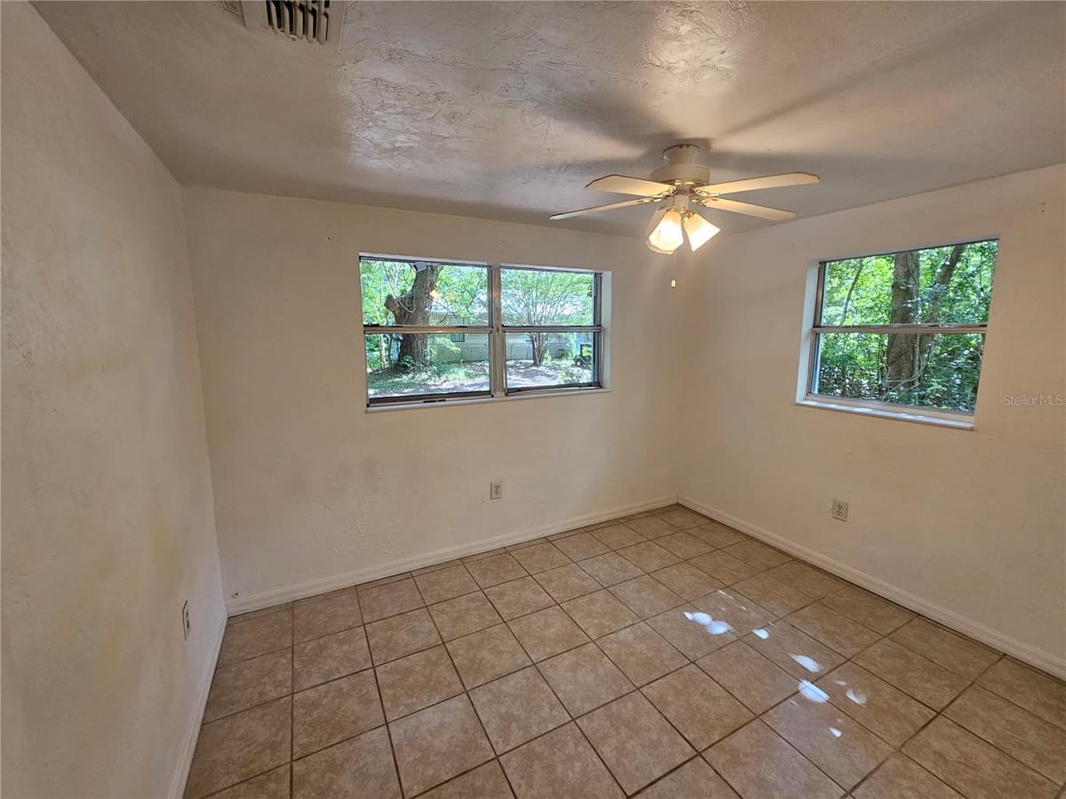 1146 2ND PLACE — photo 17 of 25