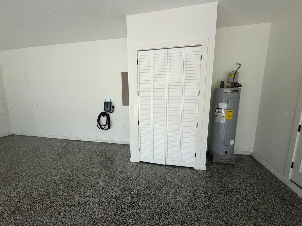 1148 TURNER LANE — photo 5 of 31