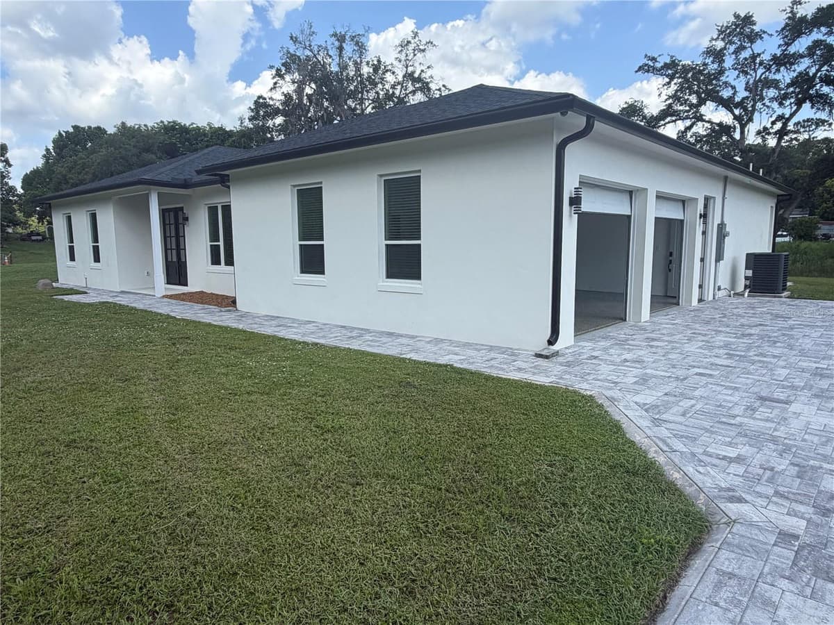 1148 TURNER LANE — photo 1 of 31