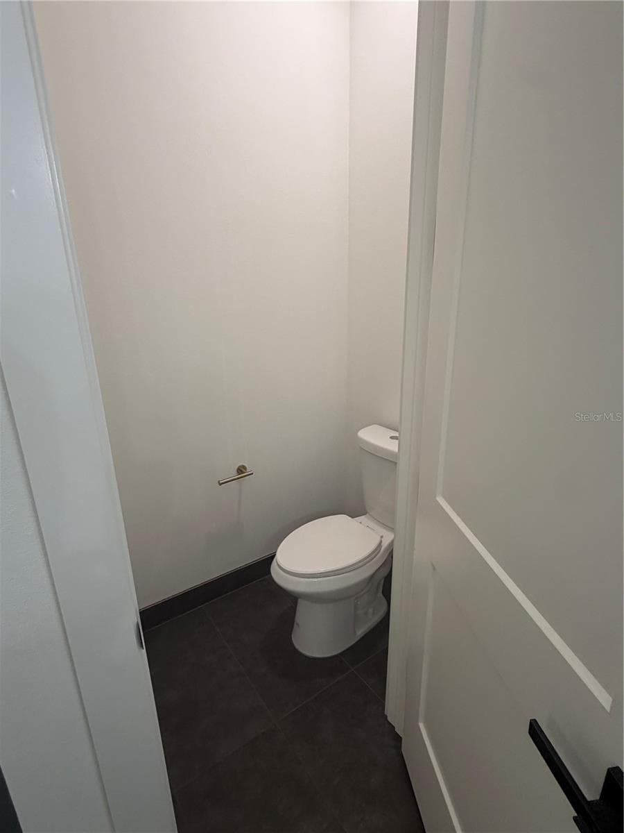 1148 TURNER LANE — photo 14 of 31