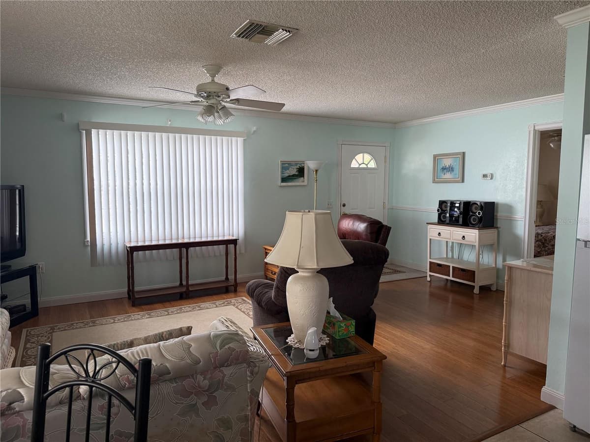 12131 ROCKFORD STREET — photo 10 of 39