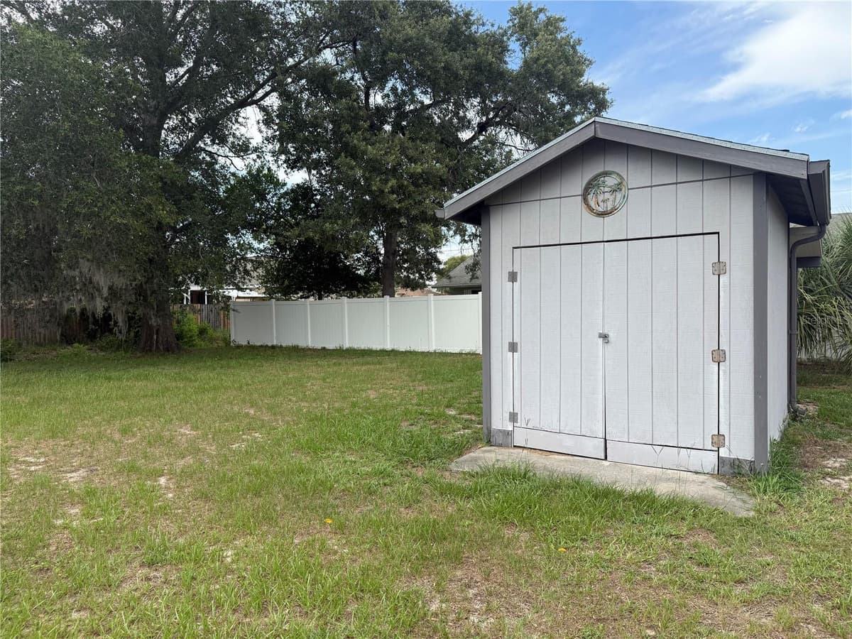 12131 ROCKFORD STREET — photo 33 of 39