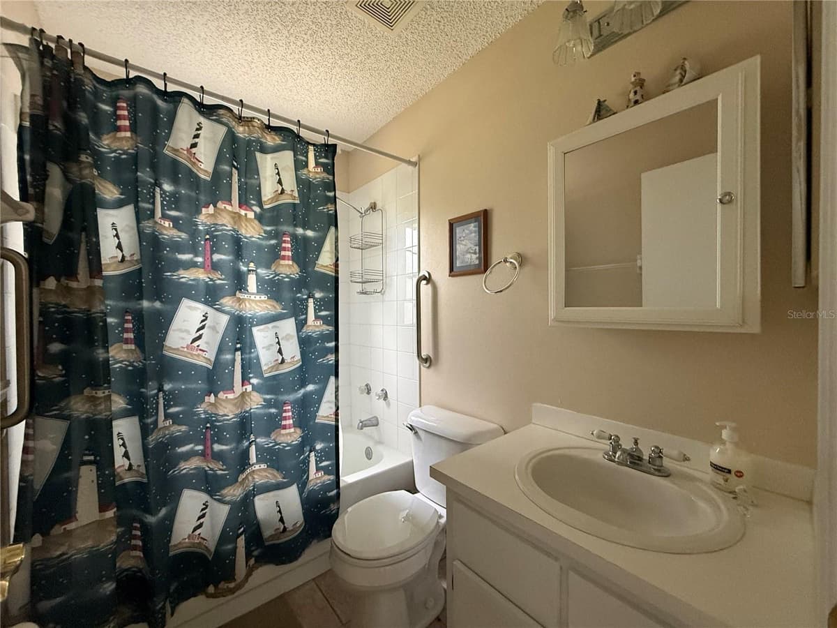 12131 ROCKFORD STREET — photo 17 of 39