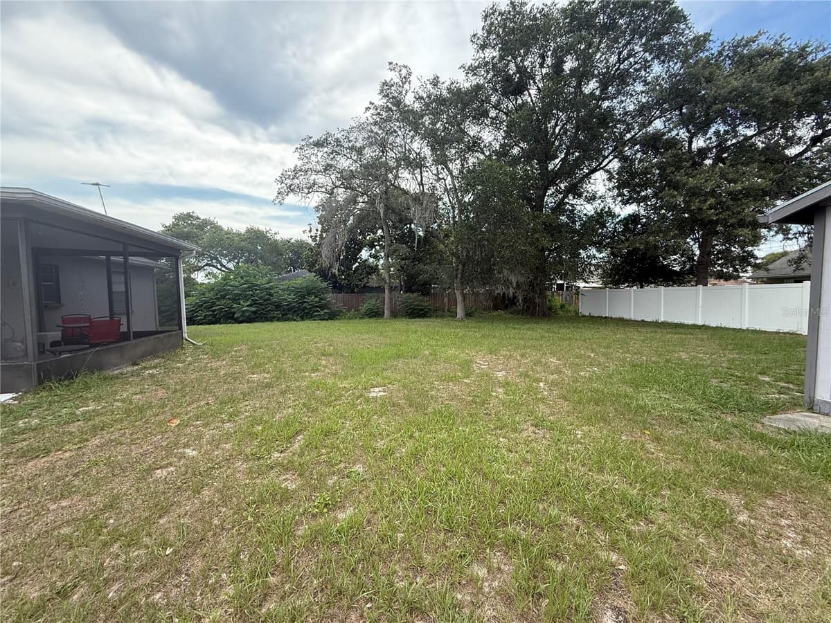 12131 ROCKFORD STREET — photo 34 of 39