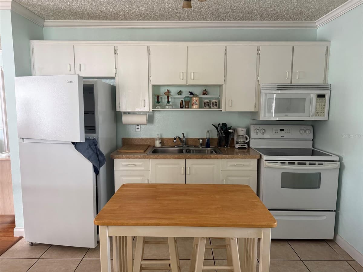 12131 ROCKFORD STREET — photo 11 of 39
