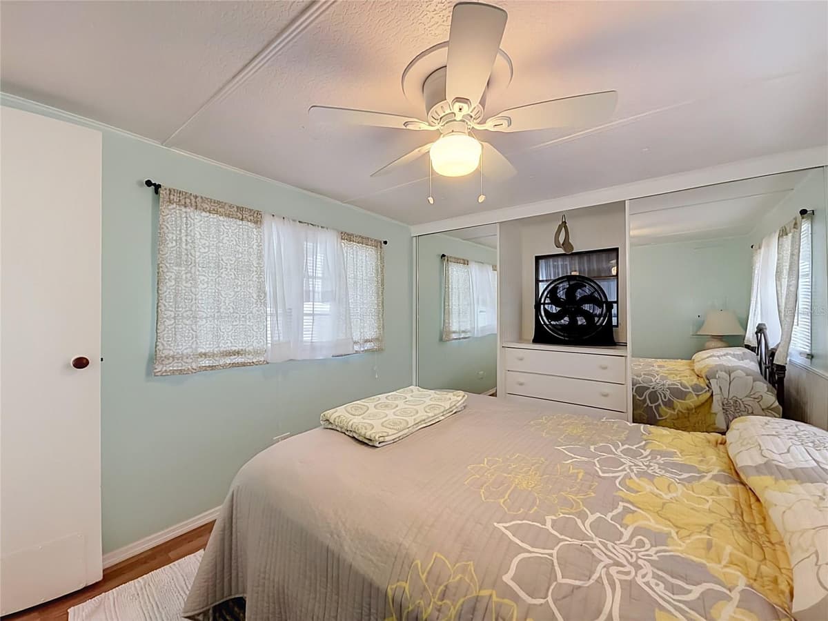 12674 SEMINOLE BOULEVARD — photo 18 of 21