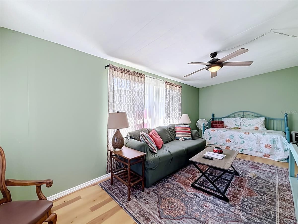 12674 SEMINOLE BOULEVARD — photo 4 of 21