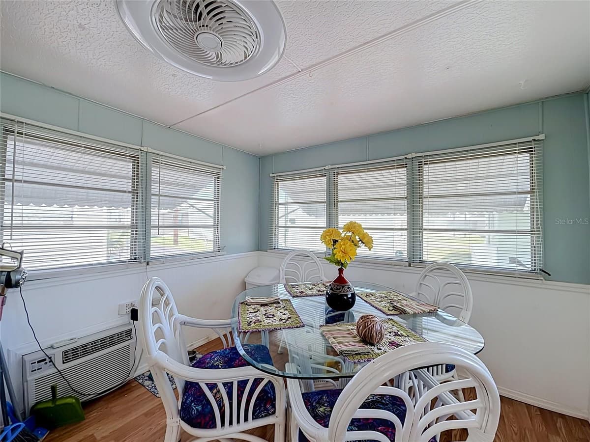 12674 SEMINOLE BOULEVARD — photo 7 of 21