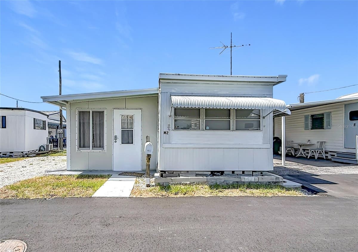 12674 SEMINOLE BOULEVARD — photo 1 of 21