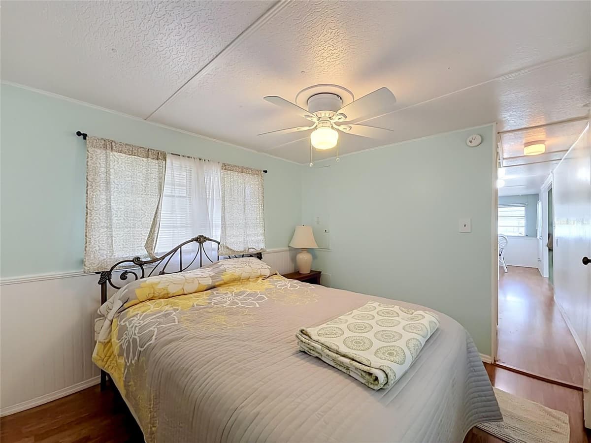 12674 SEMINOLE BOULEVARD — photo 16 of 21