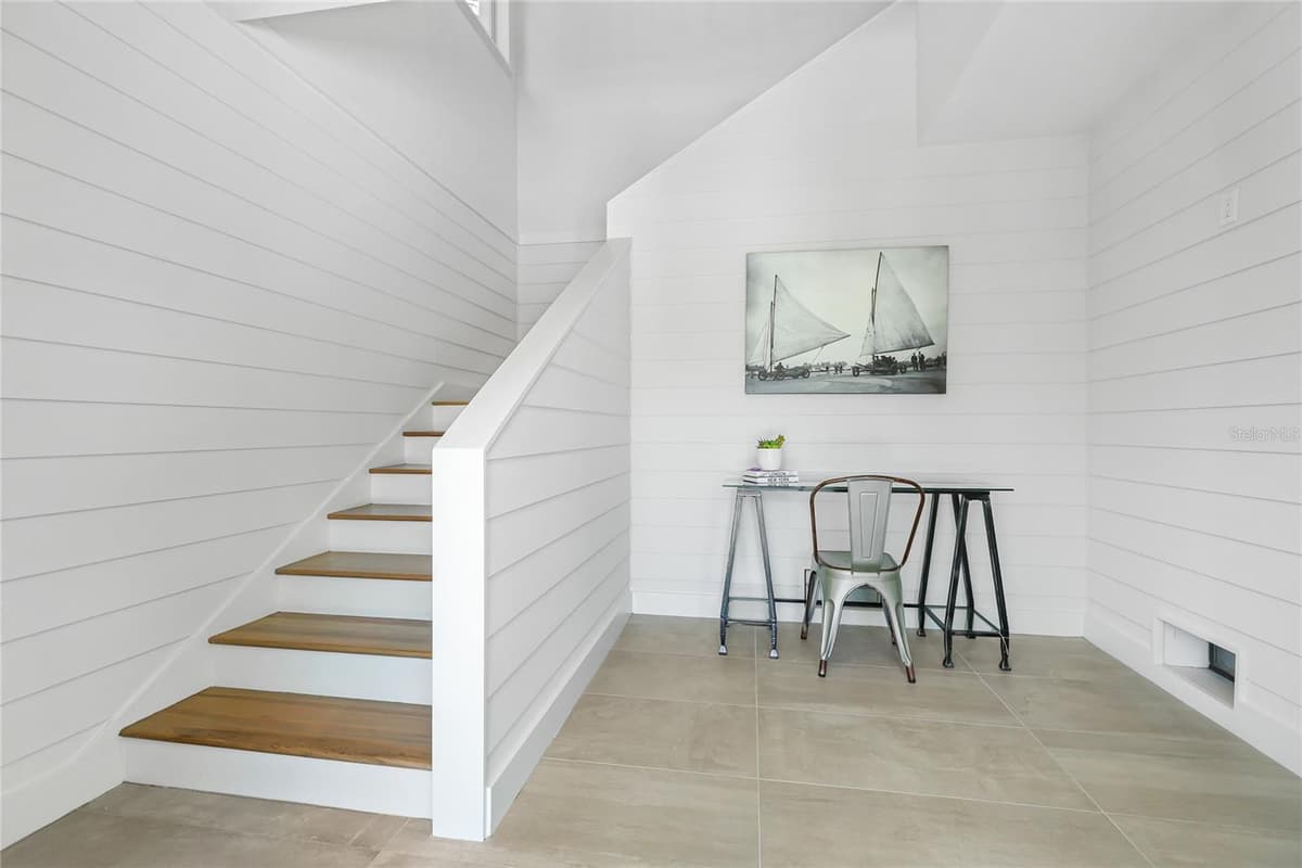 392 FIREHOUSE LANE — photo 3 of 38