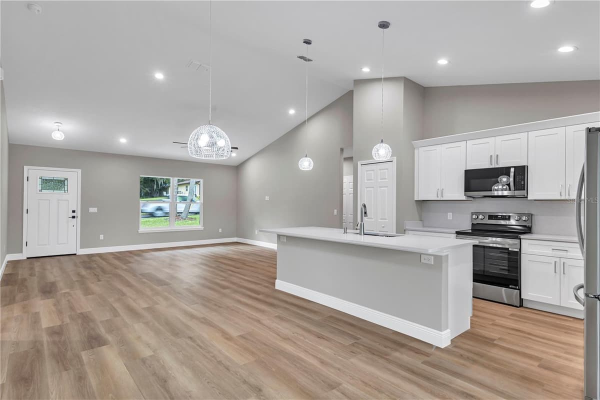 379 ORANGE AVENUE — photo 16 of 32