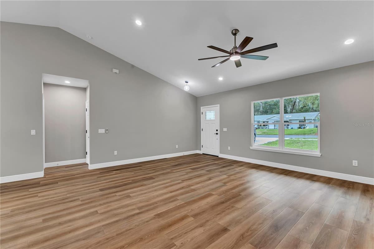 379 ORANGE AVENUE — photo 14 of 32