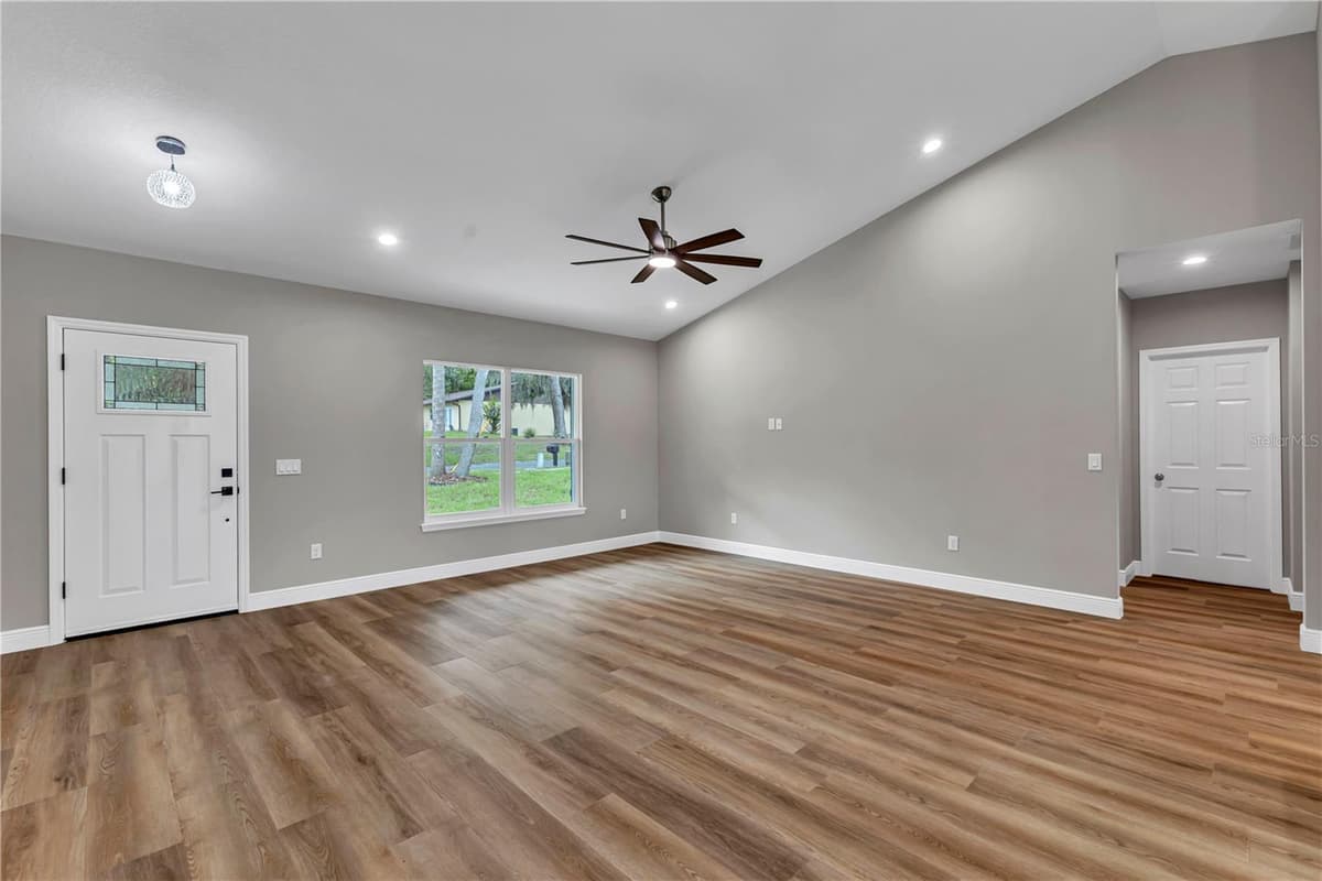 379 ORANGE AVENUE — photo 13 of 32