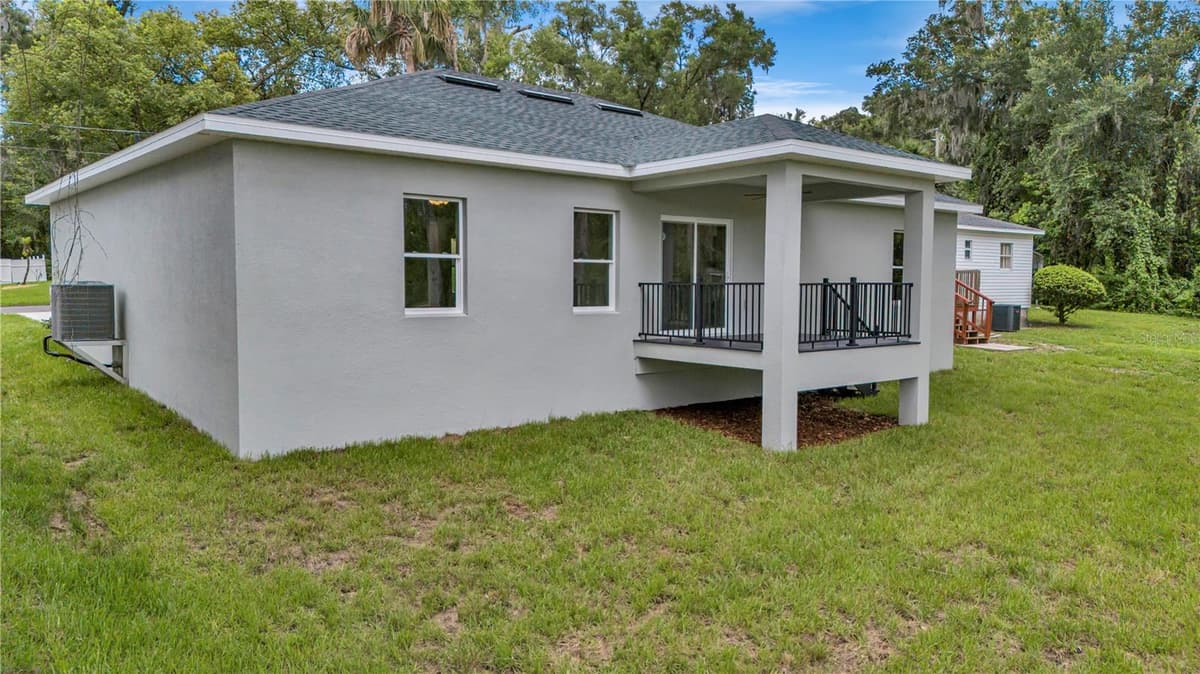379 ORANGE AVENUE — photo 4 of 32