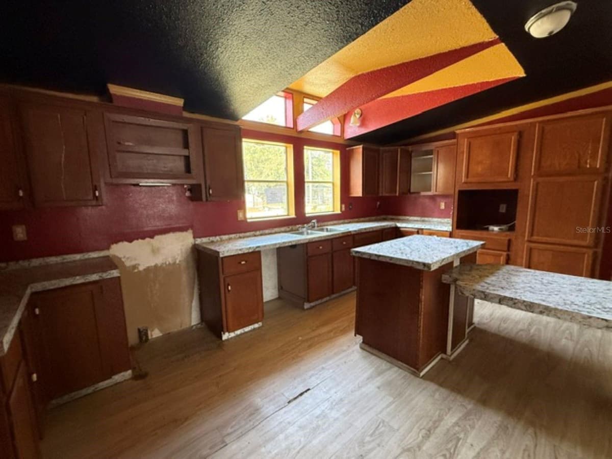 11881 RANCHO DRIVE — photo 3 of 10