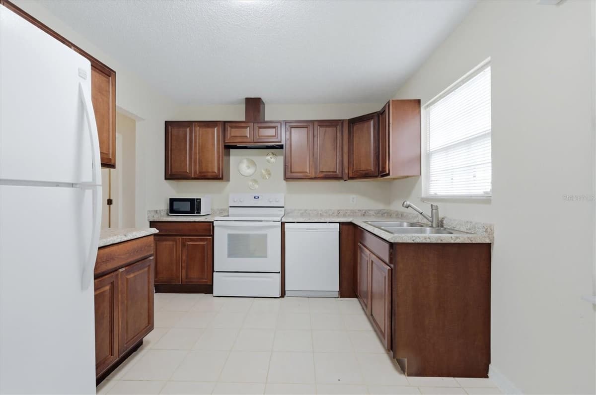 3750 ABA LANE — photo 14 of 46