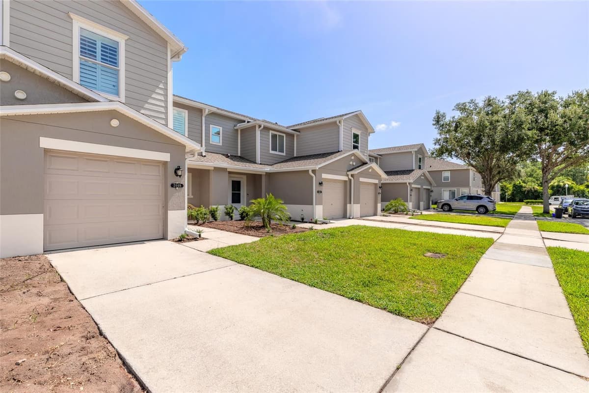 2669 SICILY DRIVE — photo 3 of 41