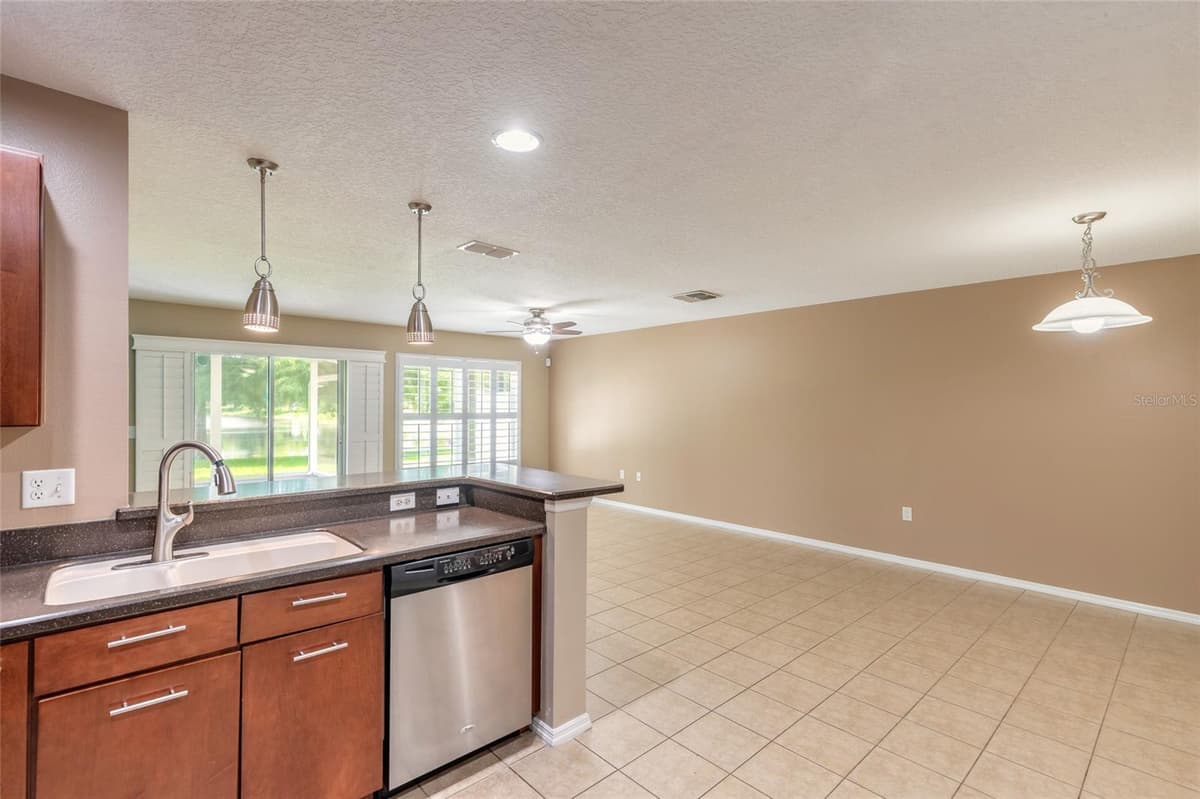 2669 SICILY DRIVE — photo 12 of 41