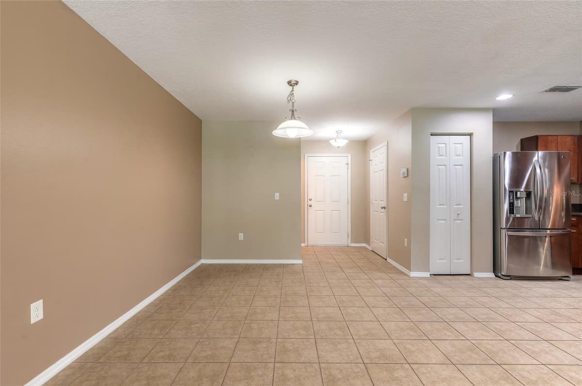 2669 SICILY DRIVE — photo 7 of 41
