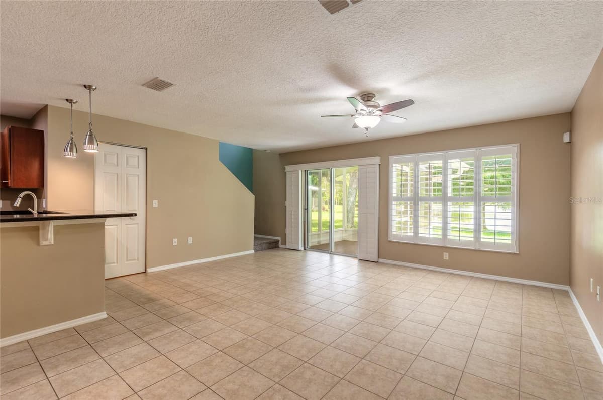 2669 SICILY DRIVE — photo 13 of 41