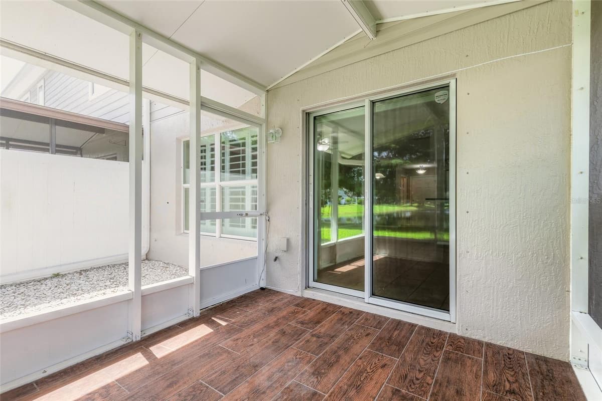 2669 SICILY DRIVE — photo 29 of 41