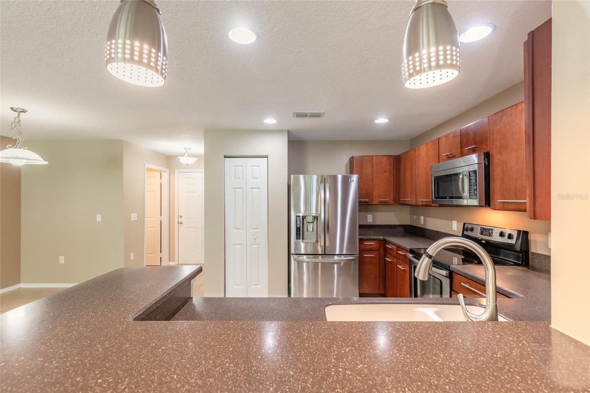 2669 SICILY DRIVE — photo 11 of 41