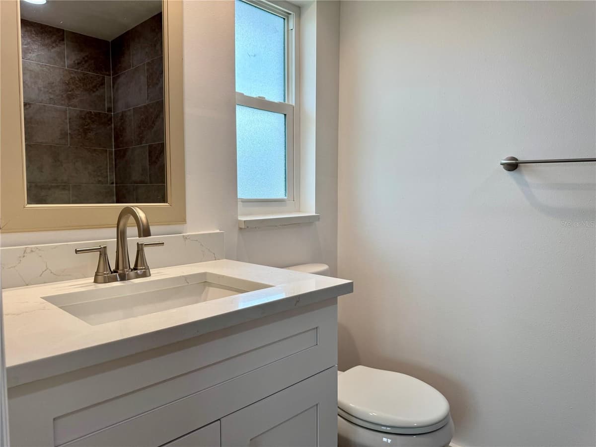 902 OAKWOOD DRIVE — photo 13 of 35