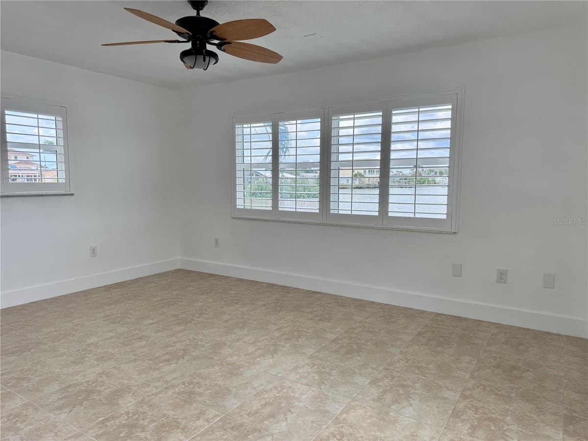 902 OAKWOOD DRIVE — photo 19 of 35