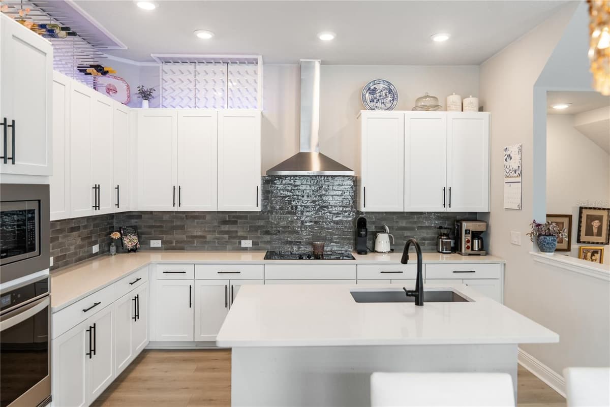 2501 BOONE COURT — photo 6 of 55