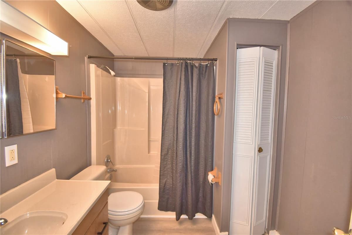 111 PARADISE LANE — photo 31 of 50