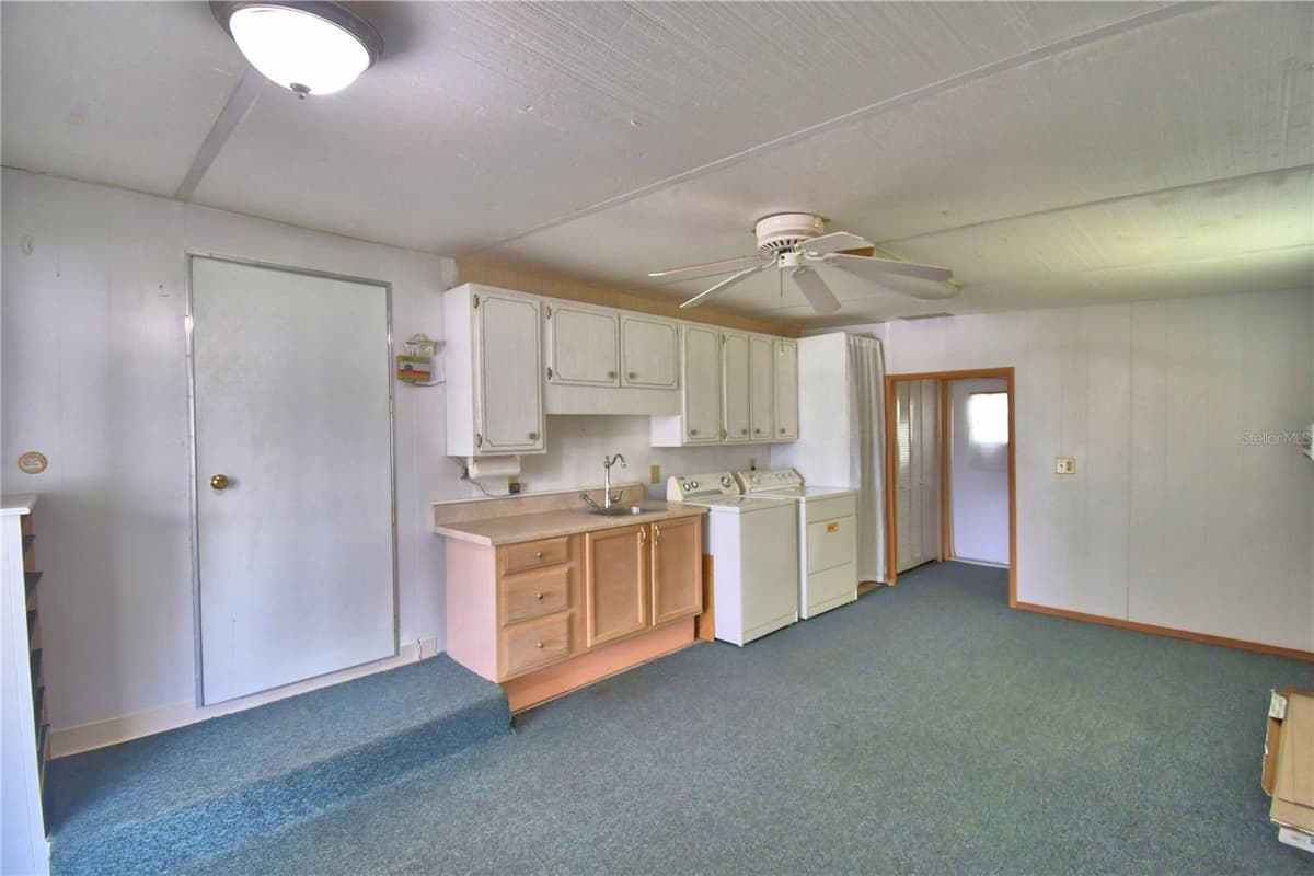 111 PARADISE LANE — photo 34 of 50