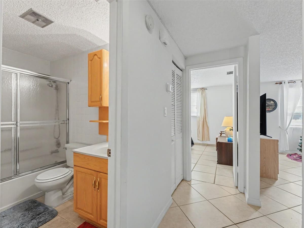 6340 PROVIDENCE CIRCLE — photo 9 of 13