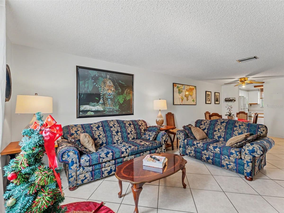 6340 PROVIDENCE CIRCLE — photo 5 of 13