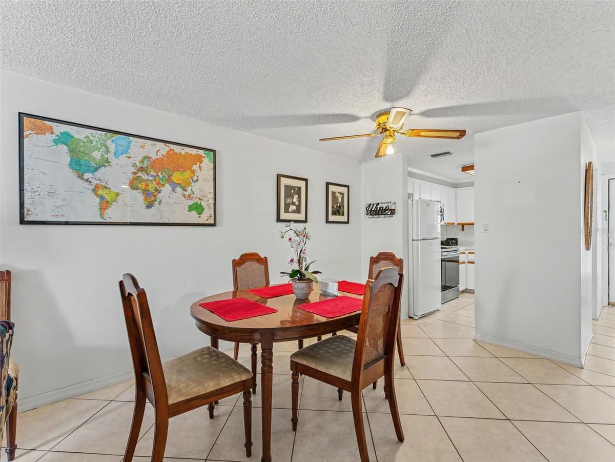 6340 PROVIDENCE CIRCLE — photo 4 of 13