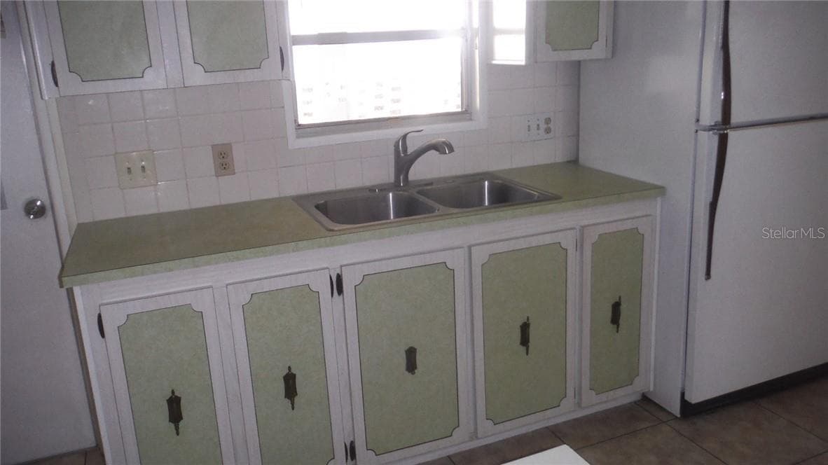 37 HONEY BEAR COURT — photo 6 of 25
