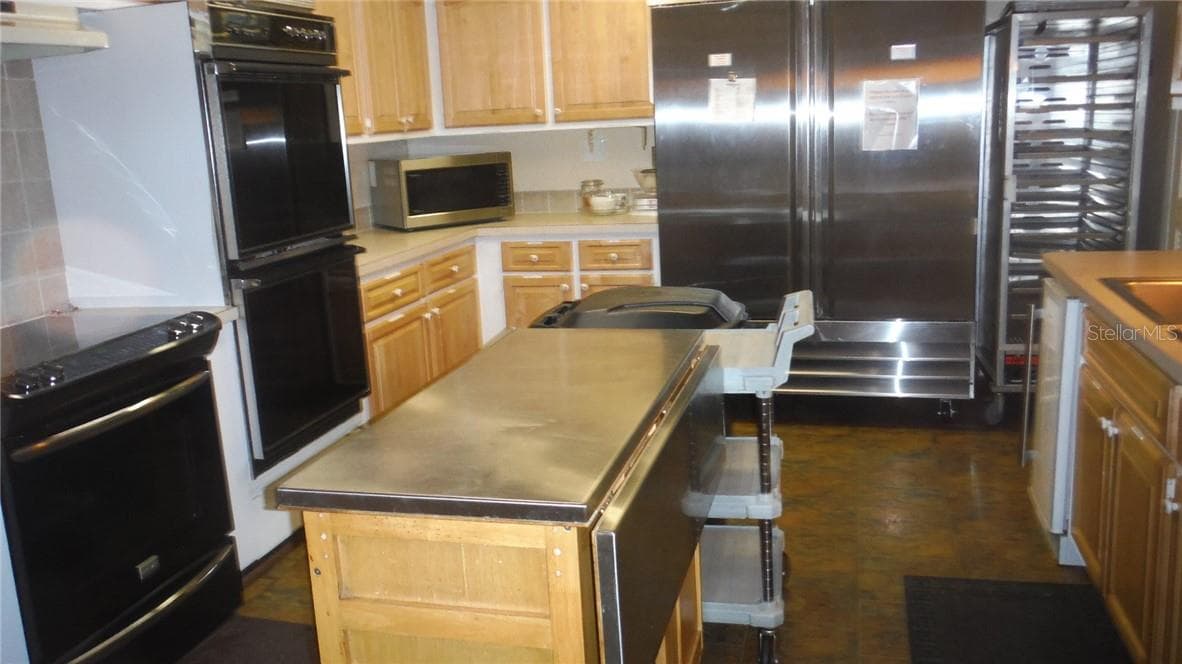 37 HONEY BEAR COURT — photo 24 of 25
