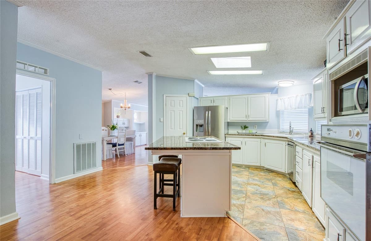480 TROUT LANE — photo 9 of 62
