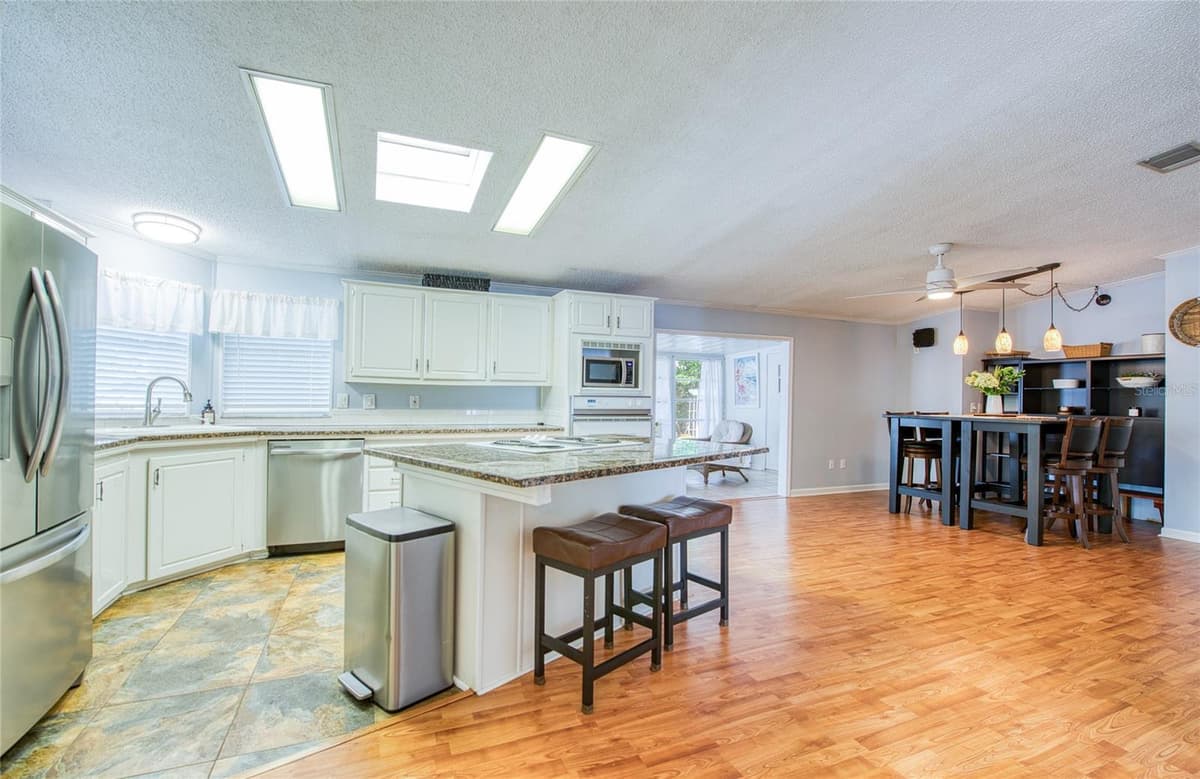 480 TROUT LANE — photo 7 of 62