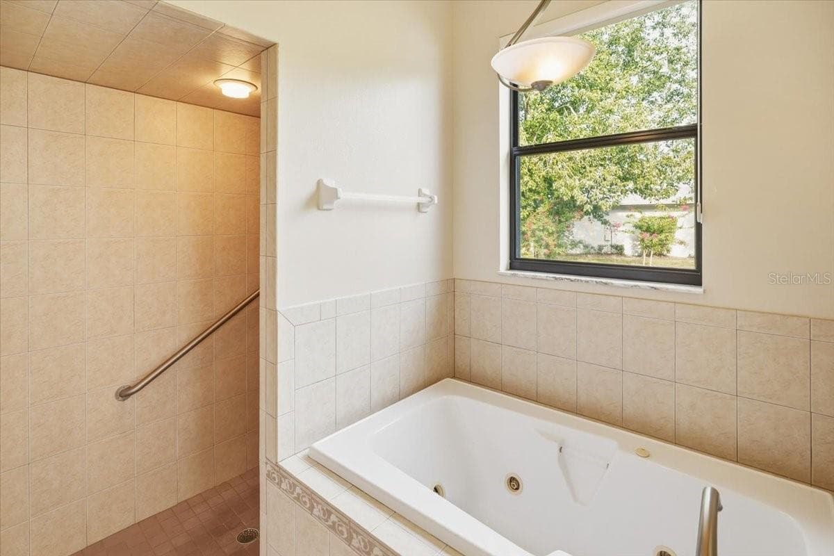 58 BYRSONIMA CIRCLE — photo 22 of 50