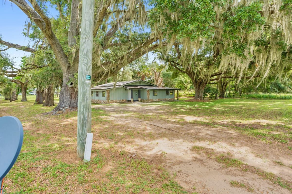 12616 THONOTOSASSA ROAD — photo 30 of 54