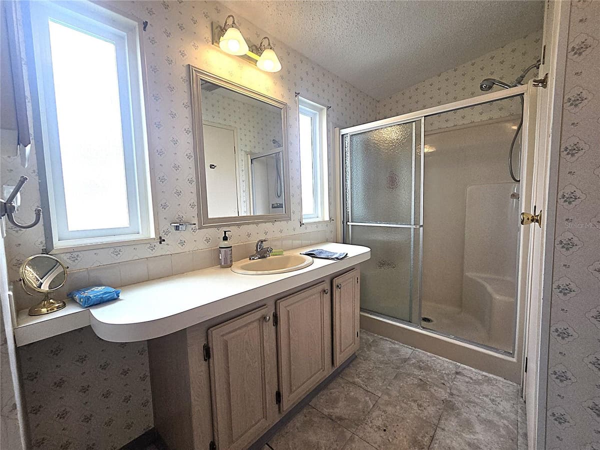 311 TOWNBRIDGE DRIVE — photo 44 of 96
