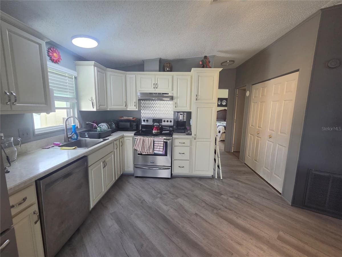 311 TOWNBRIDGE DRIVE — photo 19 of 96