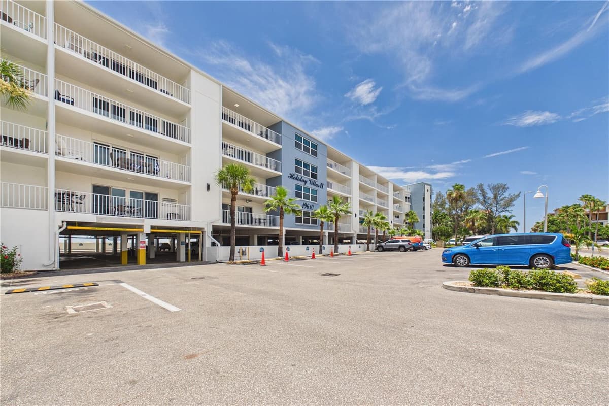 19610 GULF BOULEVARD — photo 42 of 50