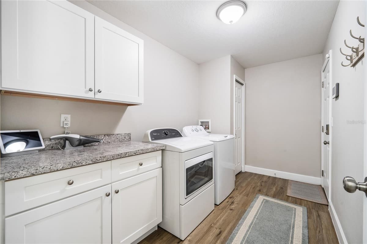 351 ELM DRIVE — photo 9 of 20