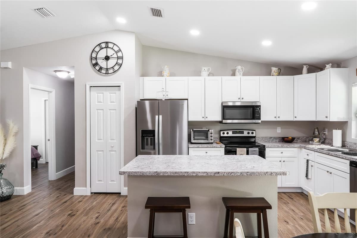 351 ELM DRIVE — photo 5 of 20
