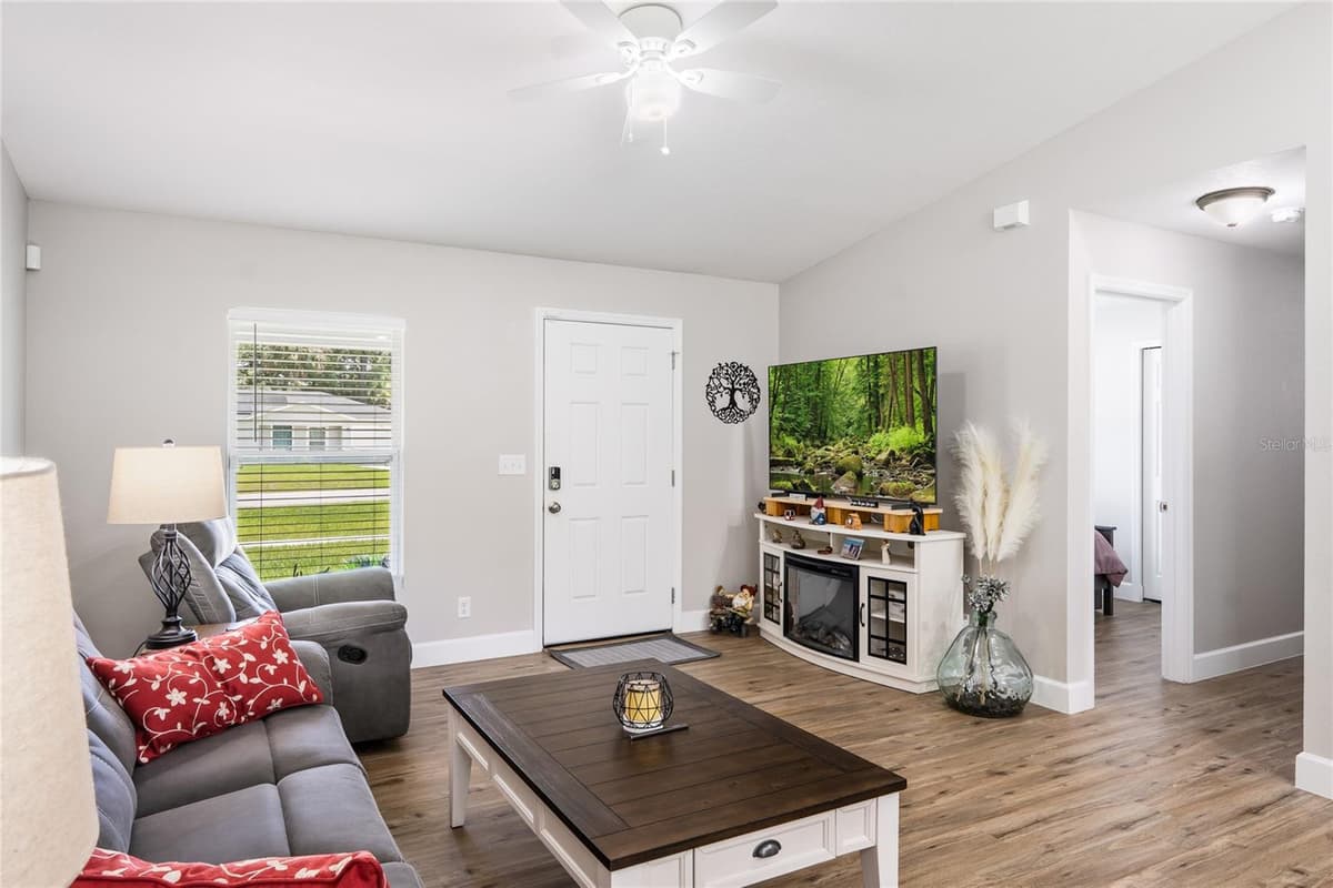 351 ELM DRIVE — photo 3 of 20